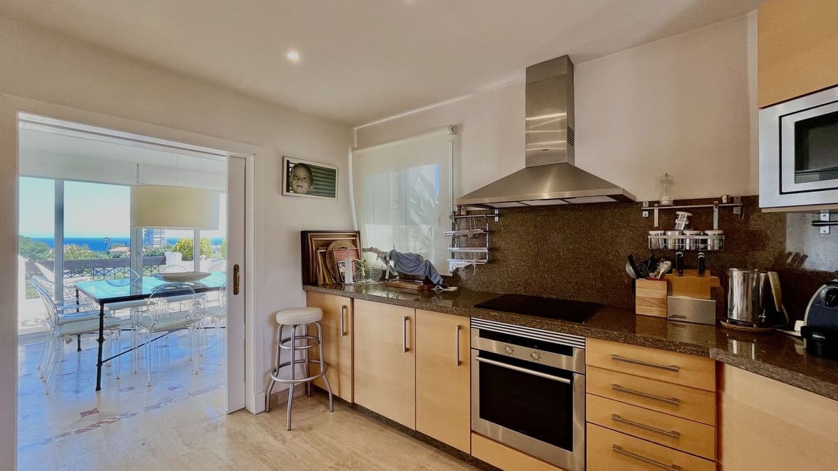 2 bedroom Apartment for sale in Rio Real - € 1,200,000 (Ref: 9080924)