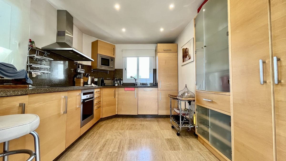 2 bedroom Apartment for sale in Rio Real - € 1,200,000 (Ref: 9080924)