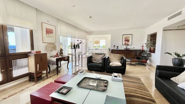 2 makuuhuone Huoneisto myytävänä paikassa Río Real, Marbella - 1 200 000 € (Ref: 9080924)