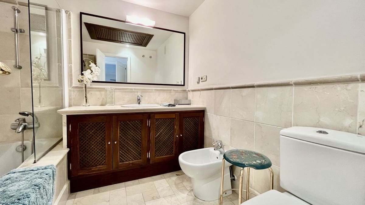 2 bedroom Apartment for sale in Rio Real - € 1,200,000 (Ref: 9080924)