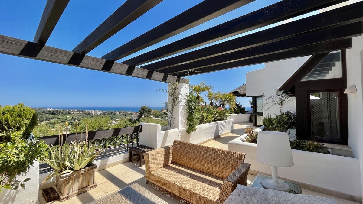 2 bedroom Apartment for sale in Rio Real - € 1,200,000 (Ref: 9080924)