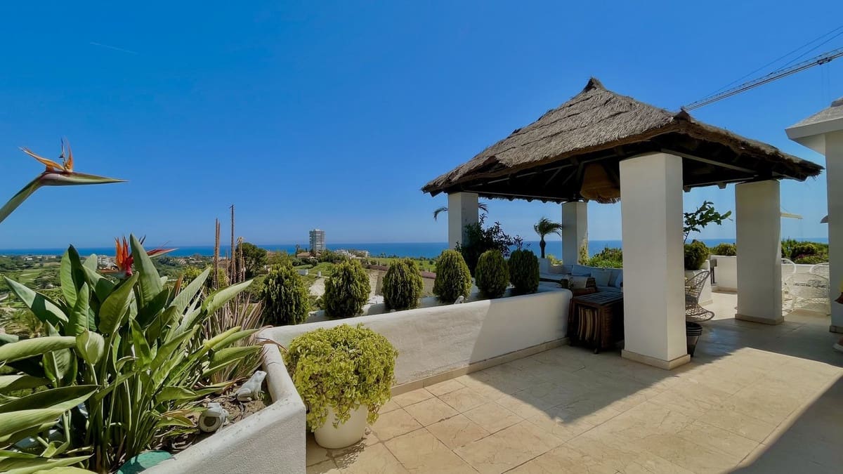 2 bedroom Apartment for sale in Rio Real - € 1,200,000 (Ref: 9080924)