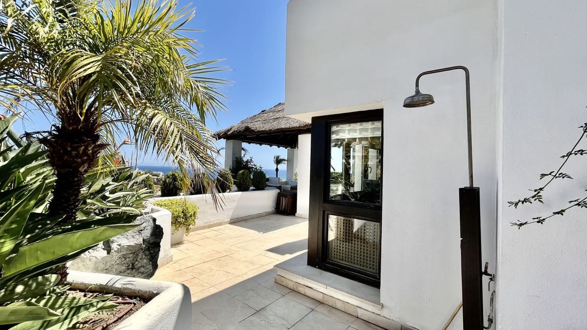 2 bedroom Apartment for sale in Rio Real - € 1,200,000 (Ref: 9080924)