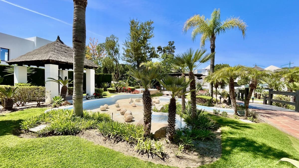 2 bedroom Apartment for sale in Rio Real - € 1,200,000 (Ref: 9080924)