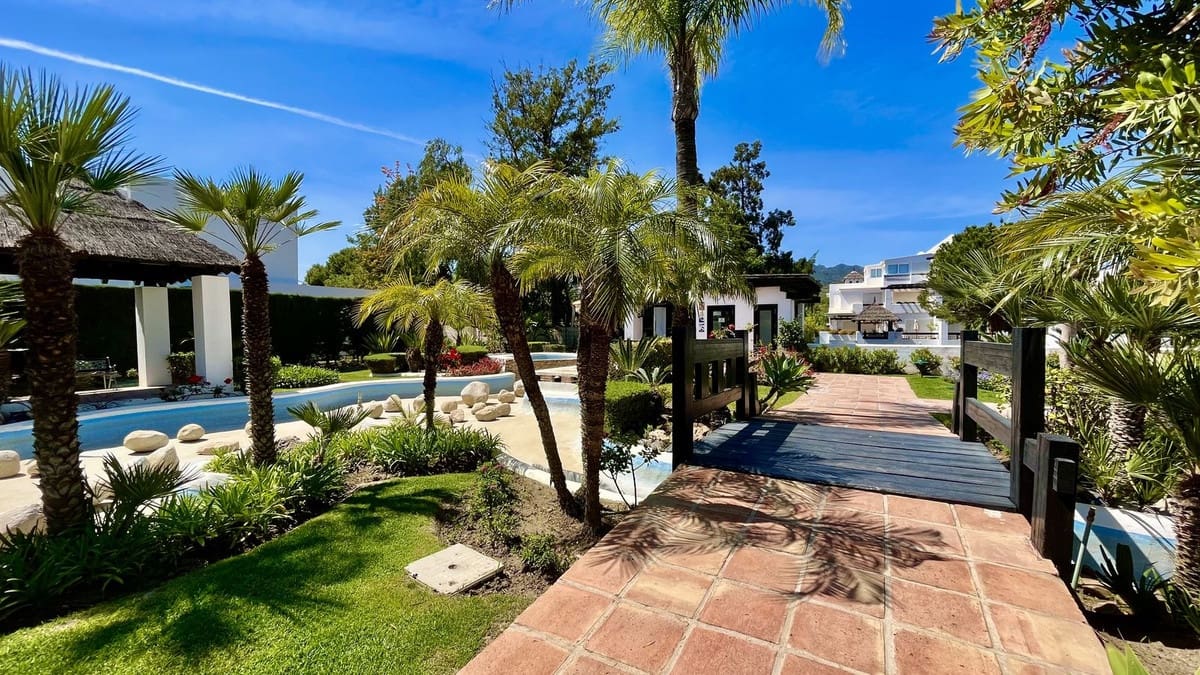 2 bedroom Apartment for sale in Rio Real - € 1,200,000 (Ref: 9080924)