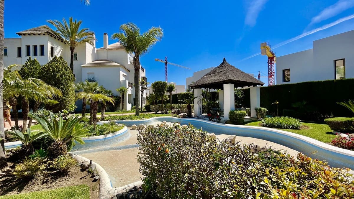 2 bedroom Apartment for sale in Rio Real - € 1,200,000 (Ref: 9080924)