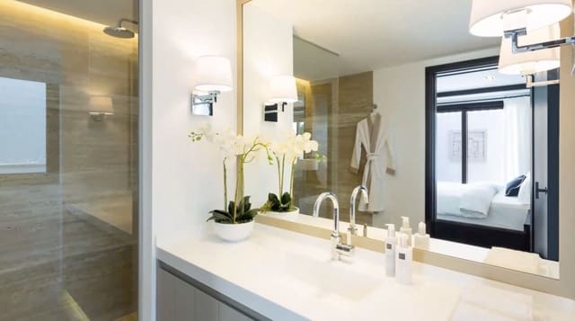 5 makuuhuone Huvila myytävänä paikassa Aloha Golf, Marbella mukana 
autotalli - 4 475 000 € (Ref: 9080928)