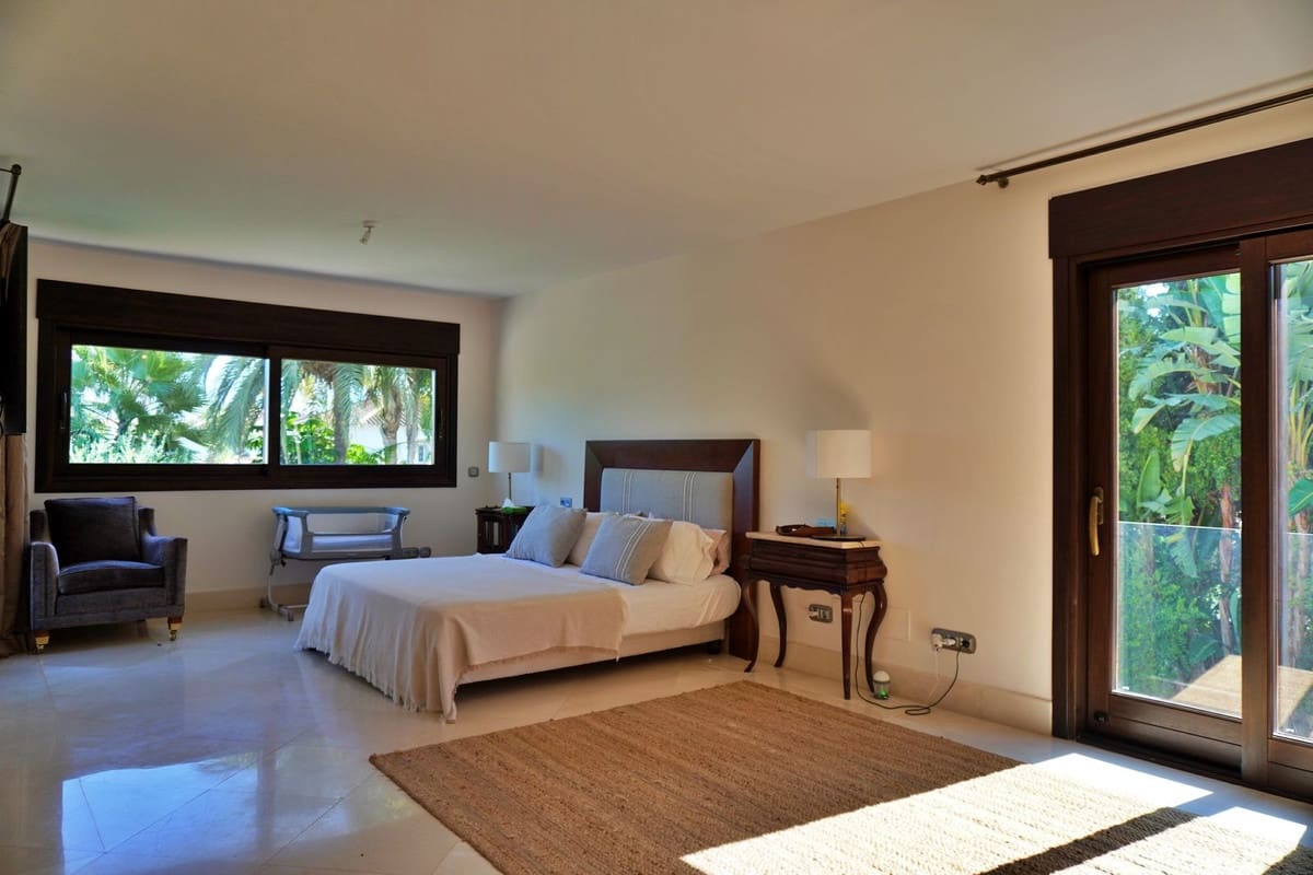 5 soverom Villa til salgs i Aloha Golf med garasje - € 3 500 000 (Ref: 9080929)