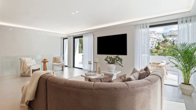 5 quarto Moradia para venda em Nueva Andalucia, Marbella - 2 495 000 € (Ref: 9080933)