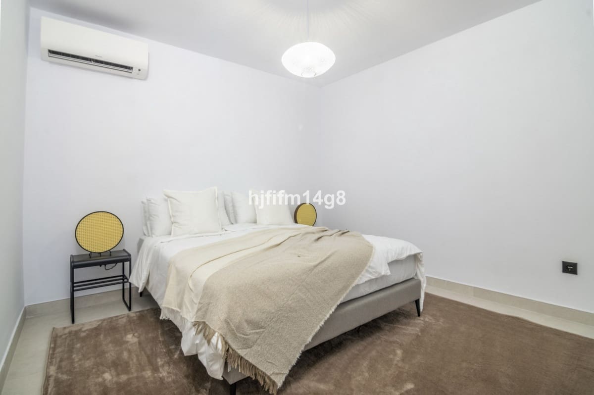 7 bedroom Villa for sale in San Pedro de Alcantara - € 2,425,000 (Ref: 9080936)