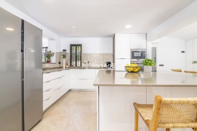 7 quarto Moradia para venda em San Pedro de Alcantara, Marbella - 2 425 000 € (Ref: 9080936)