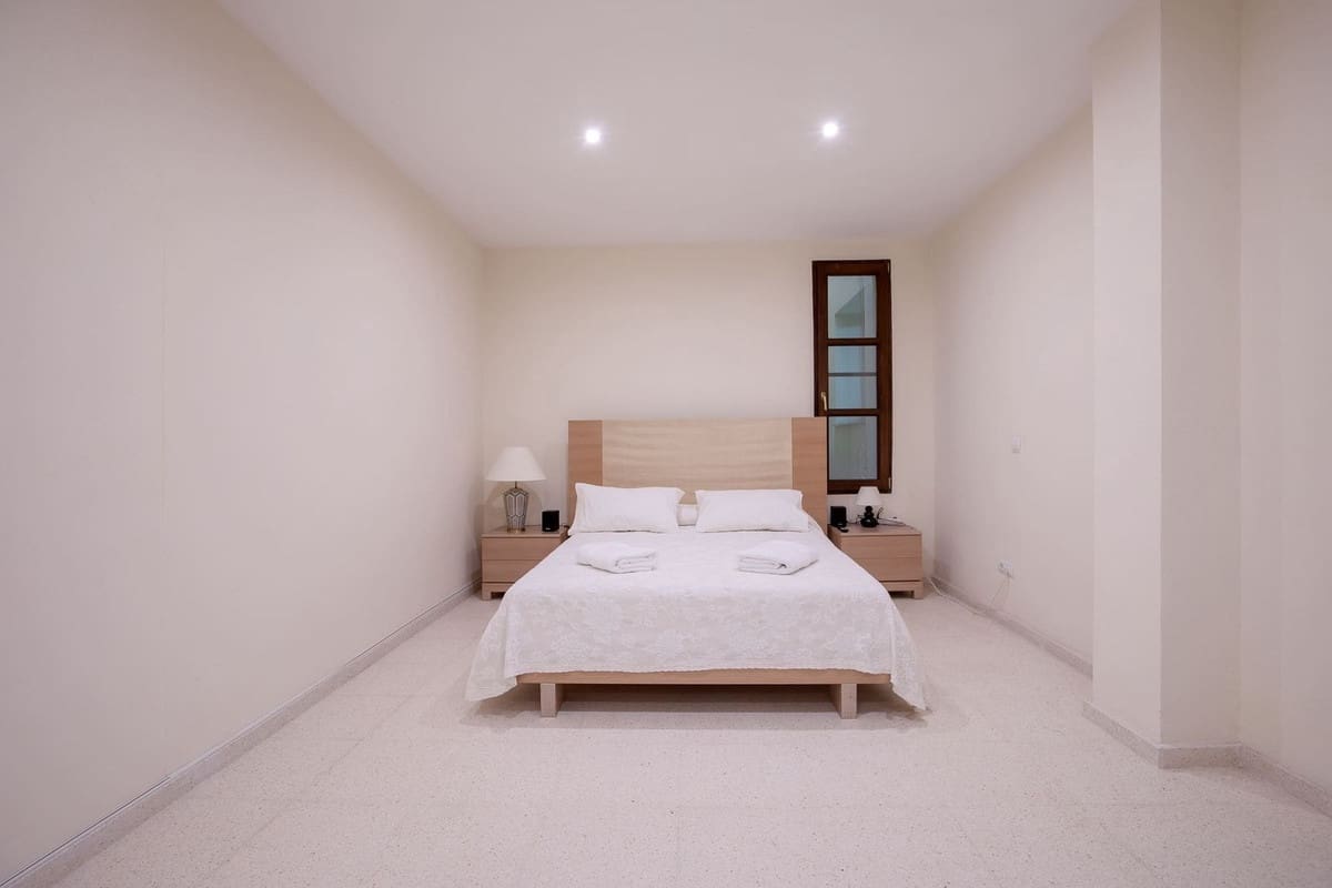 6 soveværelse Villa til salg i Los Arqueros med garage - € 2.375.000 (Ref: 9080937)