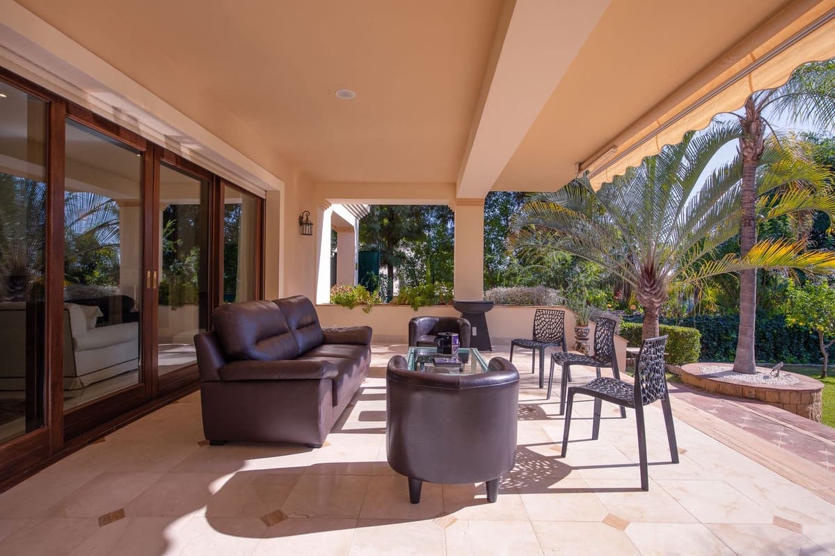 6 soveværelse Villa til salg i Los Arqueros med garage - € 2.375.000 (Ref: 9080937)