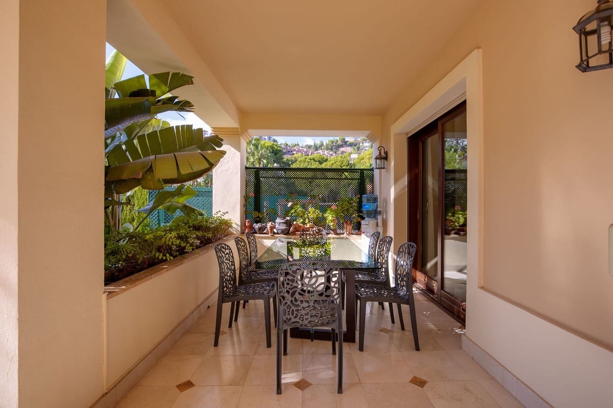 6 soveværelse Villa til salg i Los Arqueros med garage - € 2.375.000 (Ref: 9080937)