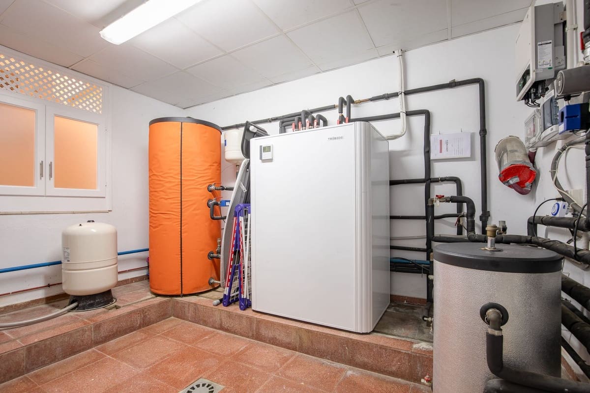 6 soveværelse Villa til salg i Los Arqueros med garage - € 2.375.000 (Ref: 9080937)