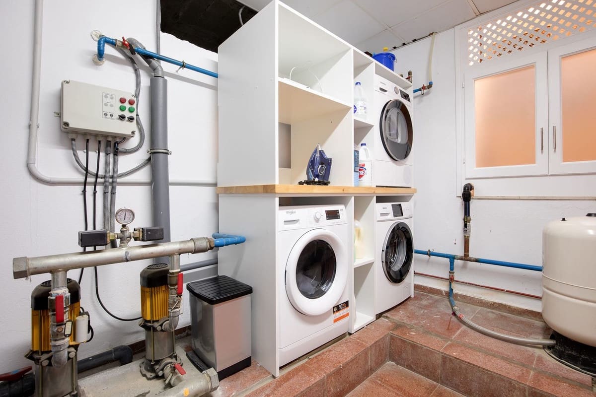 6 soveværelse Villa til salg i Los Arqueros med garage - € 2.375.000 (Ref: 9080937)