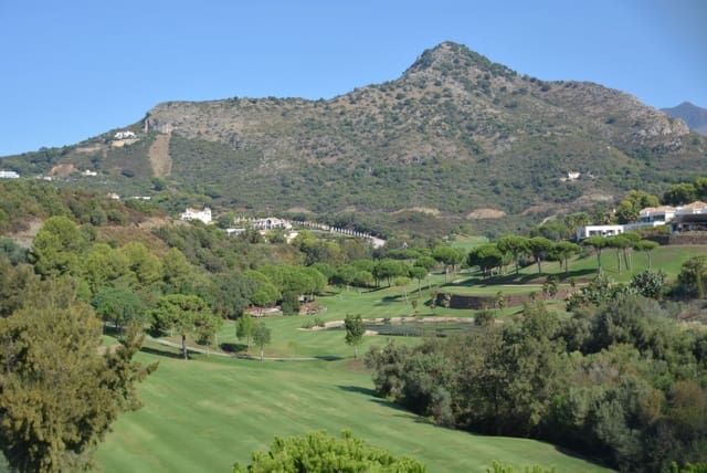 3 bedroom Villa for sale in Benahavís - € 2,150,000 (Ref: 9080939)