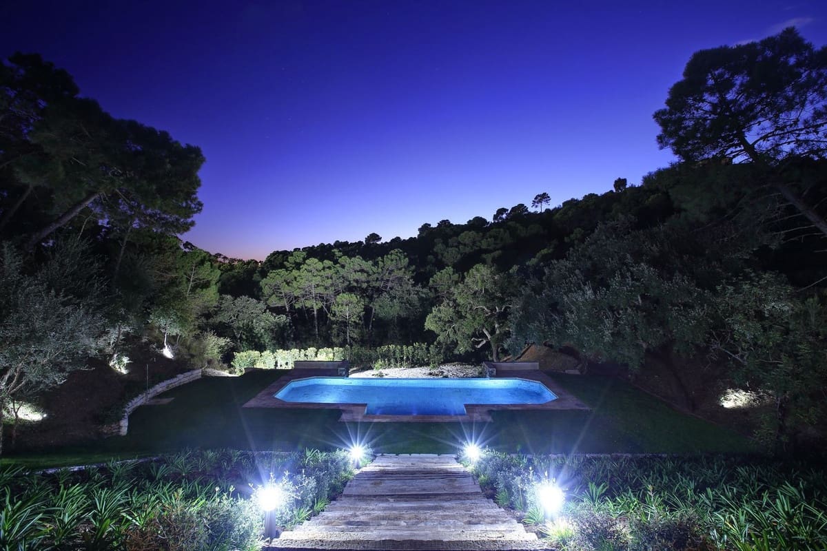 3 bedroom Villa for sale in Benahavis - € 2,150,000 (Ref: 9080939)