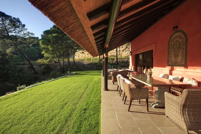 3 bedroom Villa for sale in Benahavís - € 2,150,000 (Ref: 9080939)