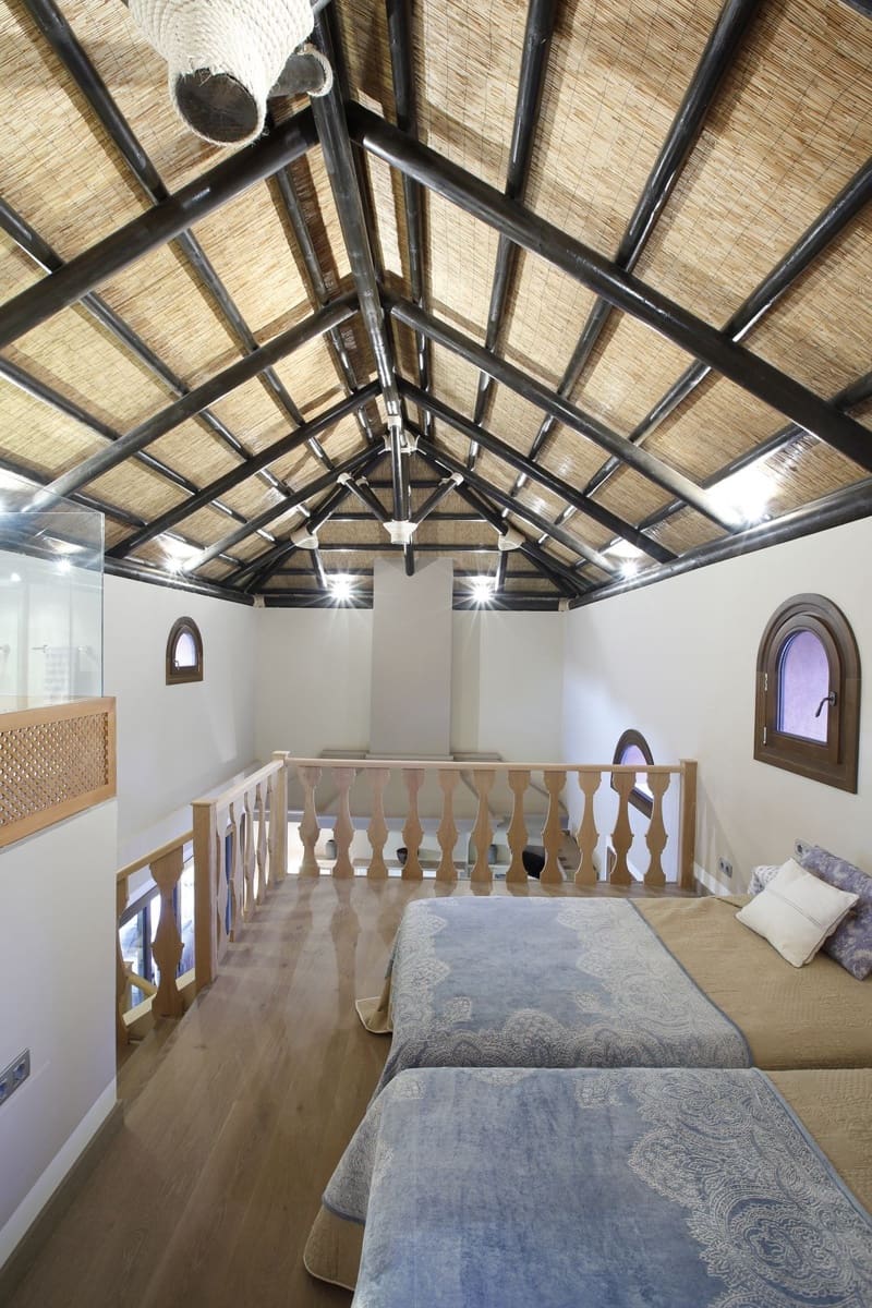 3 bedroom Villa for sale in Benahavis - € 2,150,000 (Ref: 9080939)