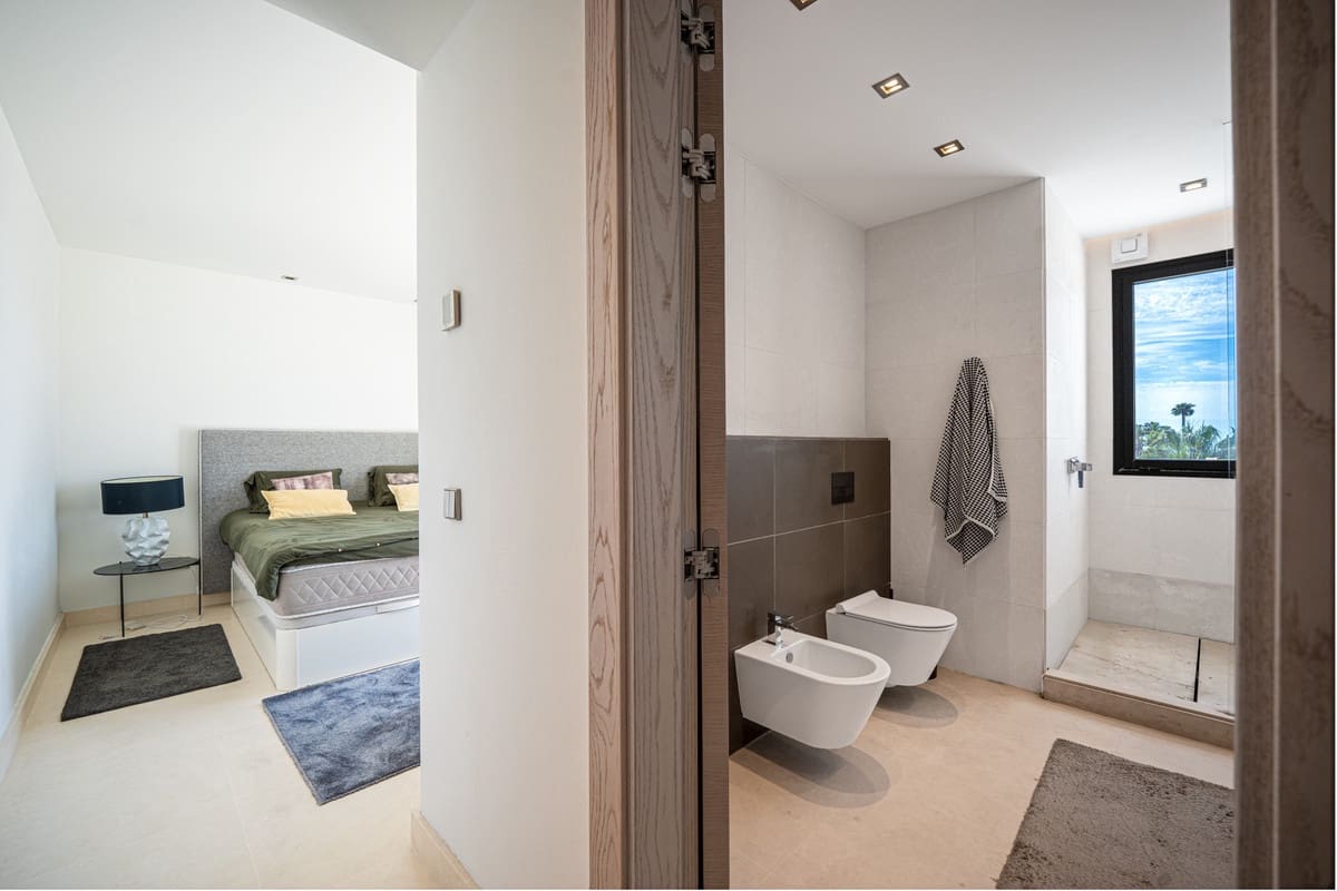 Chalet de 5 habitaciones en Nueva Andalucia en venta - 2.195.000 € (Ref: 9080941)
