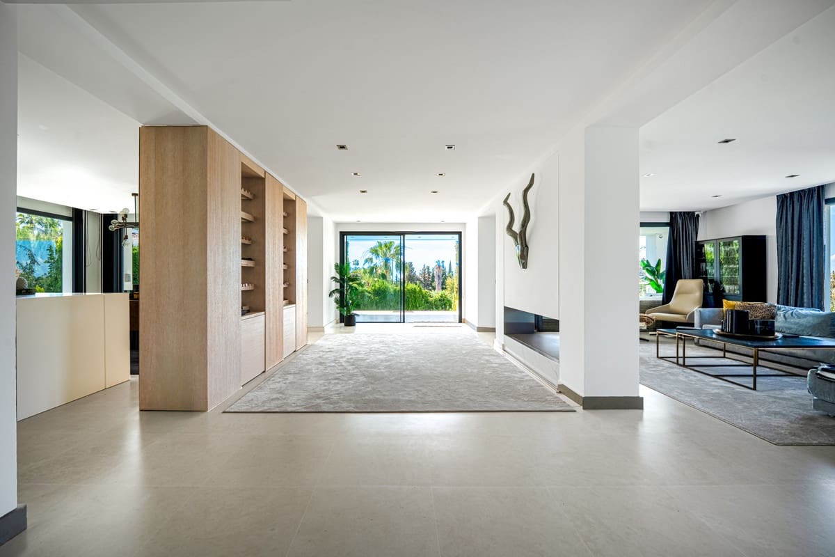 Chalet de 5 habitaciones en Nueva Andalucia en venta - 2.195.000 € (Ref: 9080941)