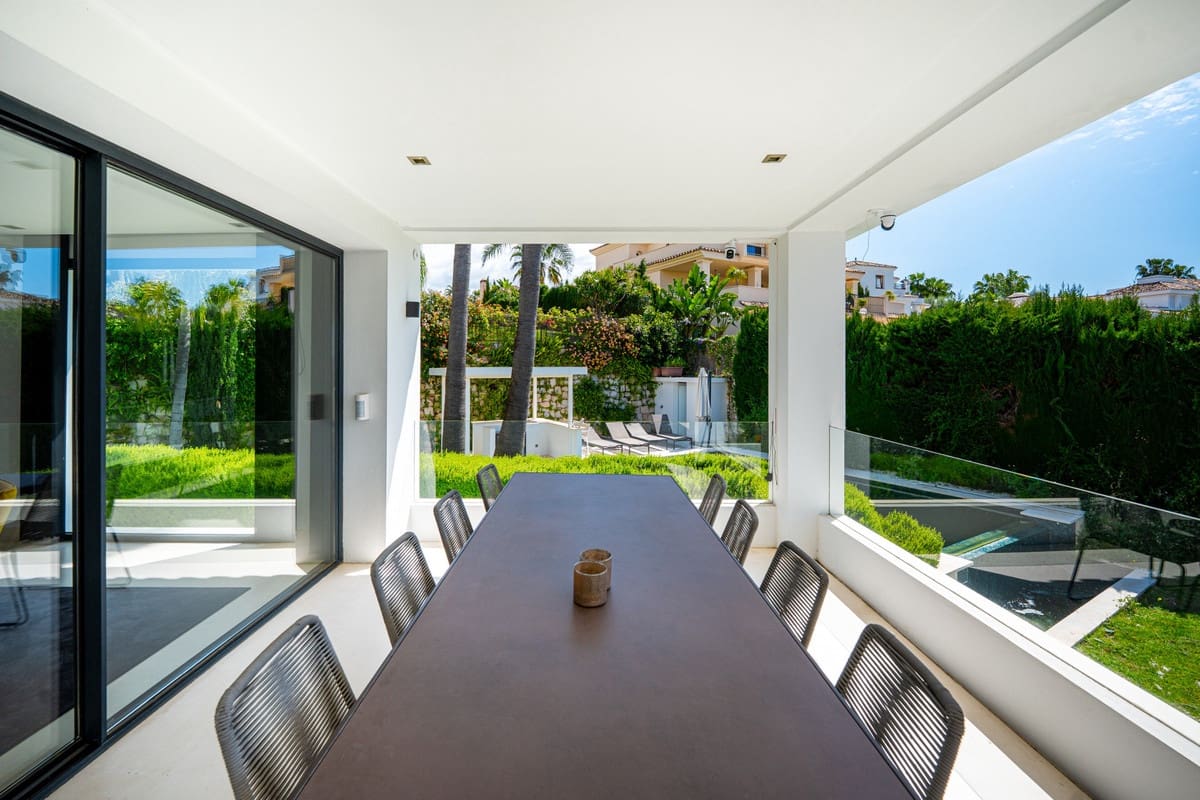 Chalet de 5 habitaciones en Nueva Andalucia en venta - 2.195.000 € (Ref: 9080941)