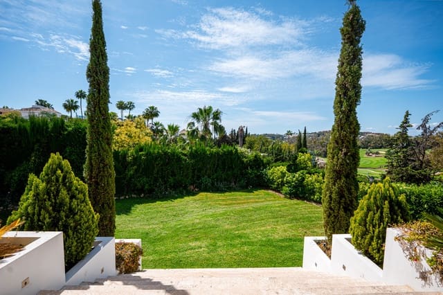 Chalet de 5 habitaciones en Nueva Andalucia, Marbella en venta - 2.195.000 € (Ref: 9080941)