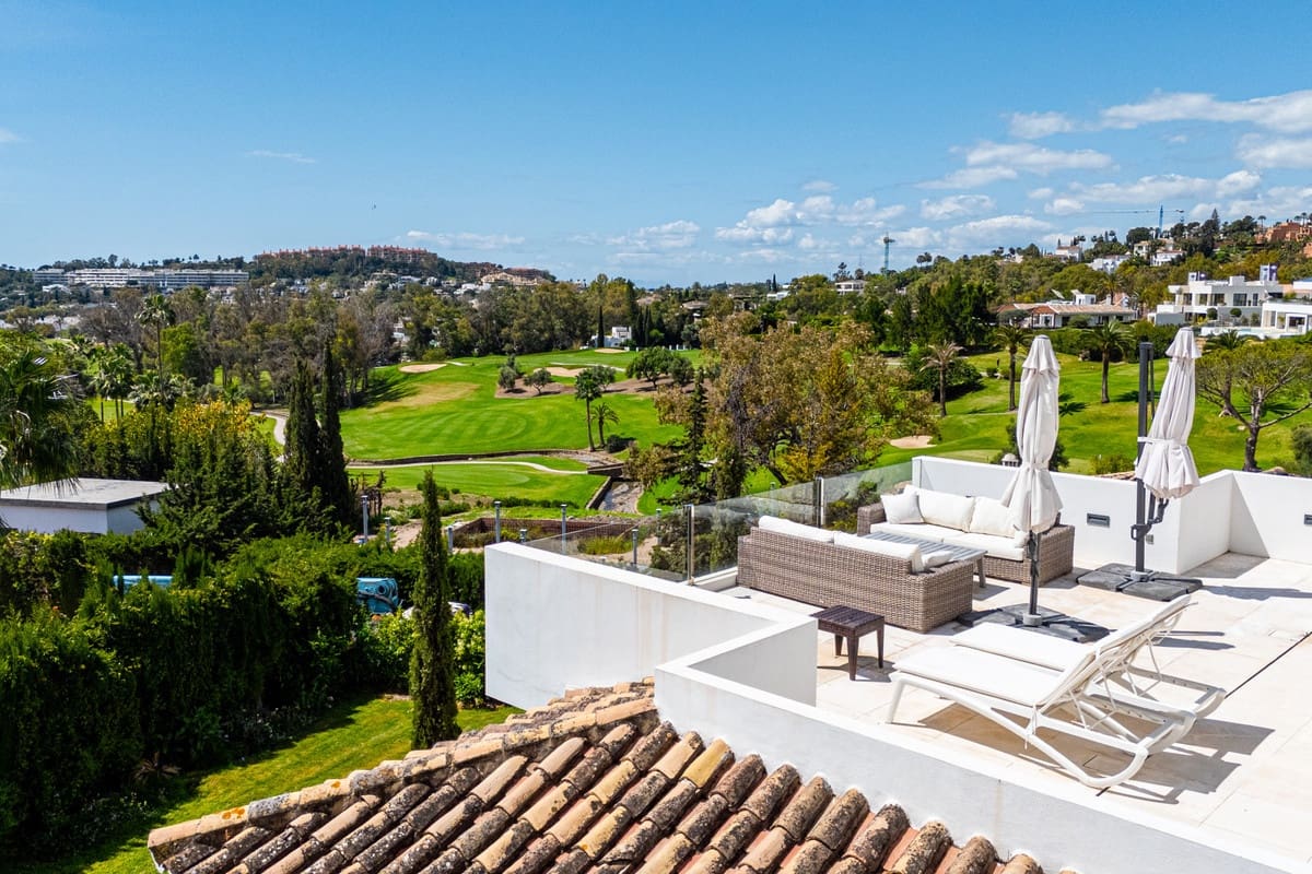 Chalet de 5 habitaciones en Nueva Andalucia en venta - 2.195.000 € (Ref: 9080941)