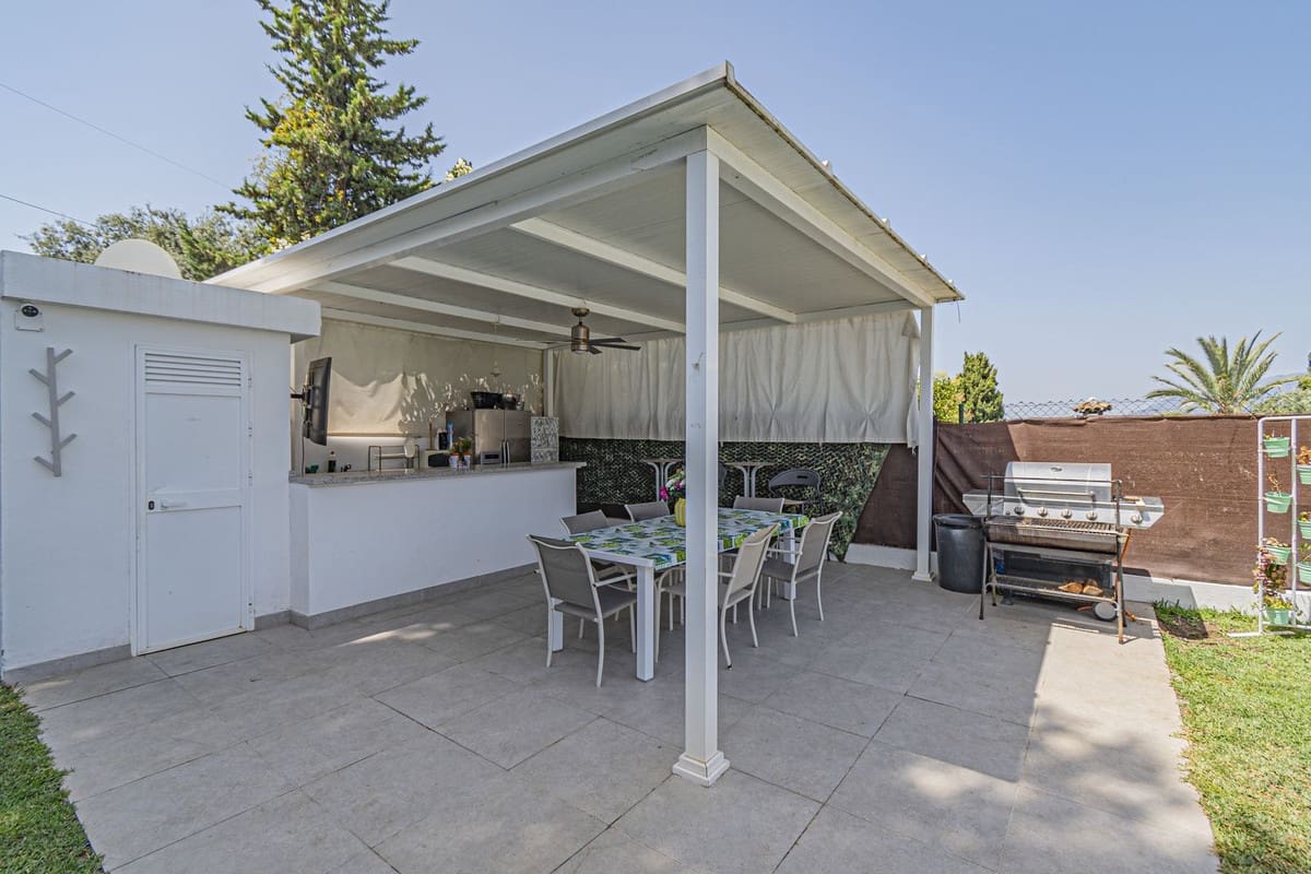 5 soveværelse Villa til salg i San Pedro de Alcantara - € 2.050.000 (Ref: 9080943)