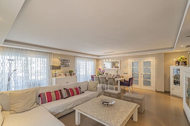 5 soveværelse Villa til salg i San Pedro de Alcantara, Marbella - € 1.950.000 (Ref: 9080943)