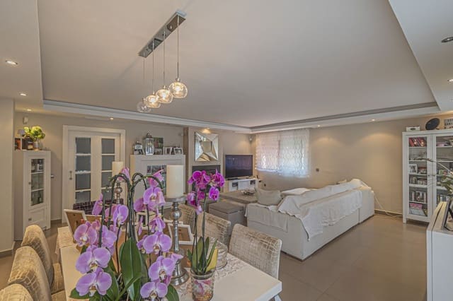 5 soveværelse Villa til salg i San Pedro de Alcantara, Marbella - € 1.950.000 (Ref: 9080943)