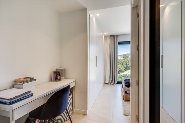 4 Zimmer Villa zu verkaufen in Nueva Andalucia, Marbella - 1.995.000 € (Ref: 9080944)