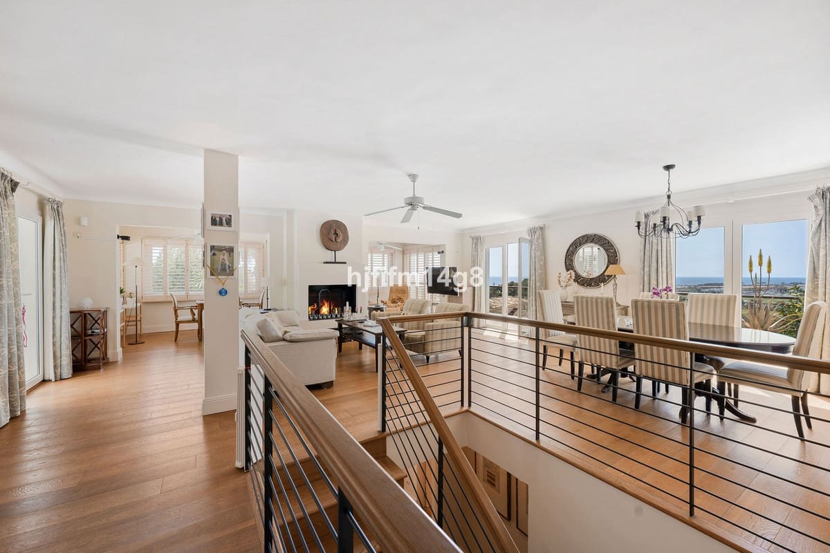 4 bedroom Villa for sale in Nueva Andalucia - € 1,995,000 (Ref: 9080945)