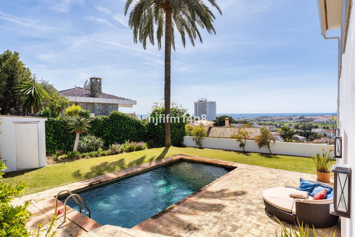 4 bedroom Villa for sale in Nueva Andalucia - € 1,995,000 (Ref: 9080945)