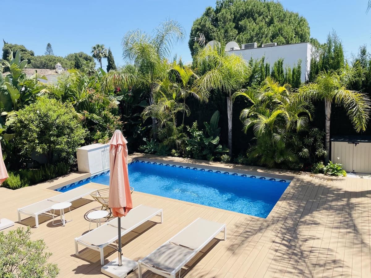 5 bedroom Villa for sale in Marbella with garage - € 1,998,500 (Ref: 9080947)