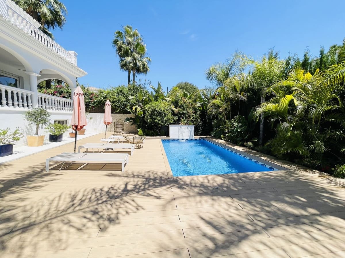 5 bedroom Villa for sale in Marbella with garage - € 1,998,500 (Ref: 9080947)