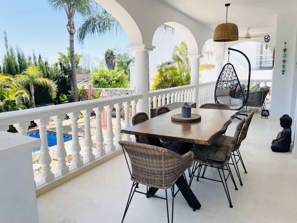 5 bedroom Villa for sale in Marbella with garage - € 1,998,500 (Ref: 9080947)