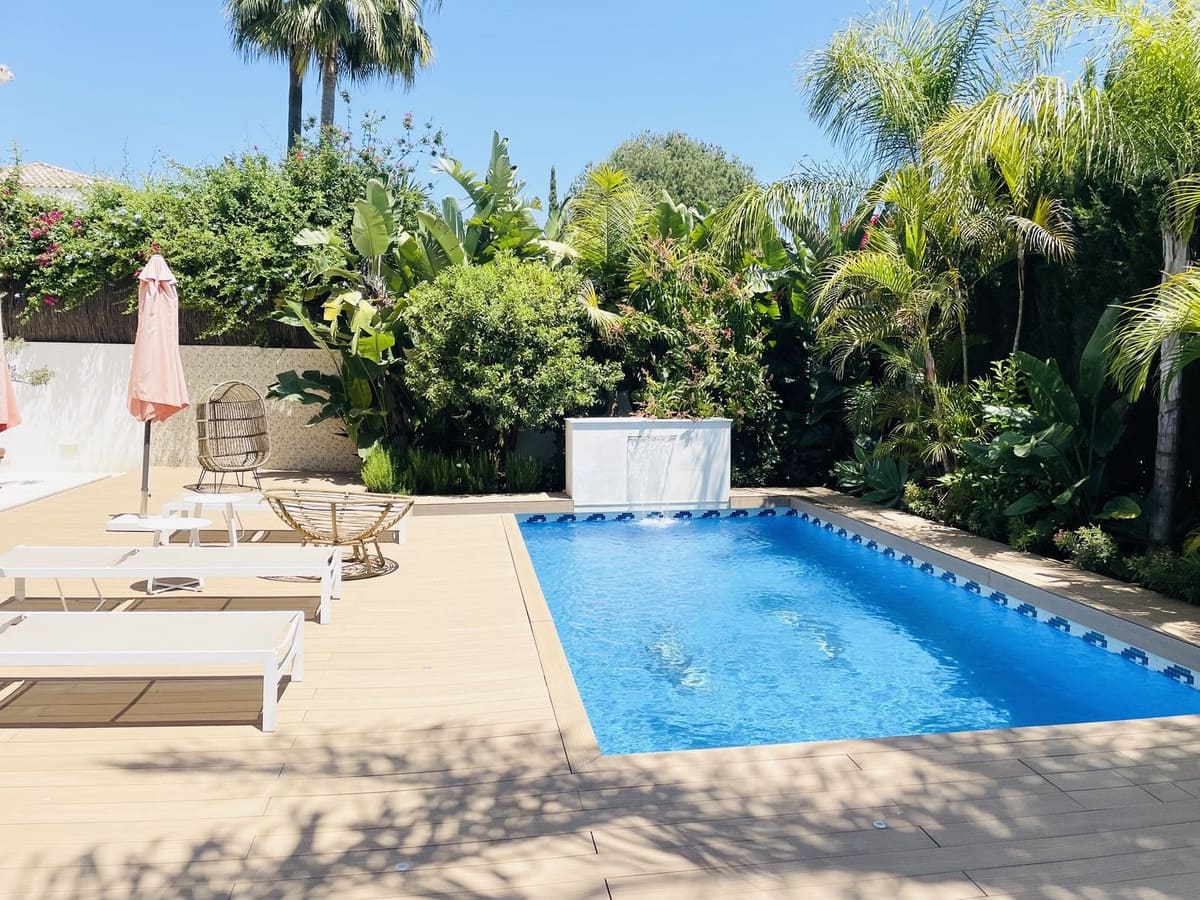 5 bedroom Villa for sale in Marbella with garage - € 1,998,500 (Ref: 9080947)