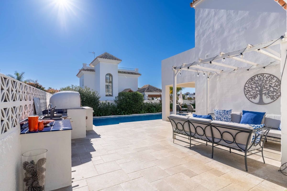 4 quarto Moradia para venda em San Pedro de Alcantara com garagem - 1 850 000 € (Ref: 9080948)