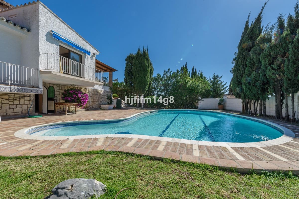 5 soveværelse Villa til salg i Nueva Andalucia - € 1.695.000 (Ref: 9080949)
