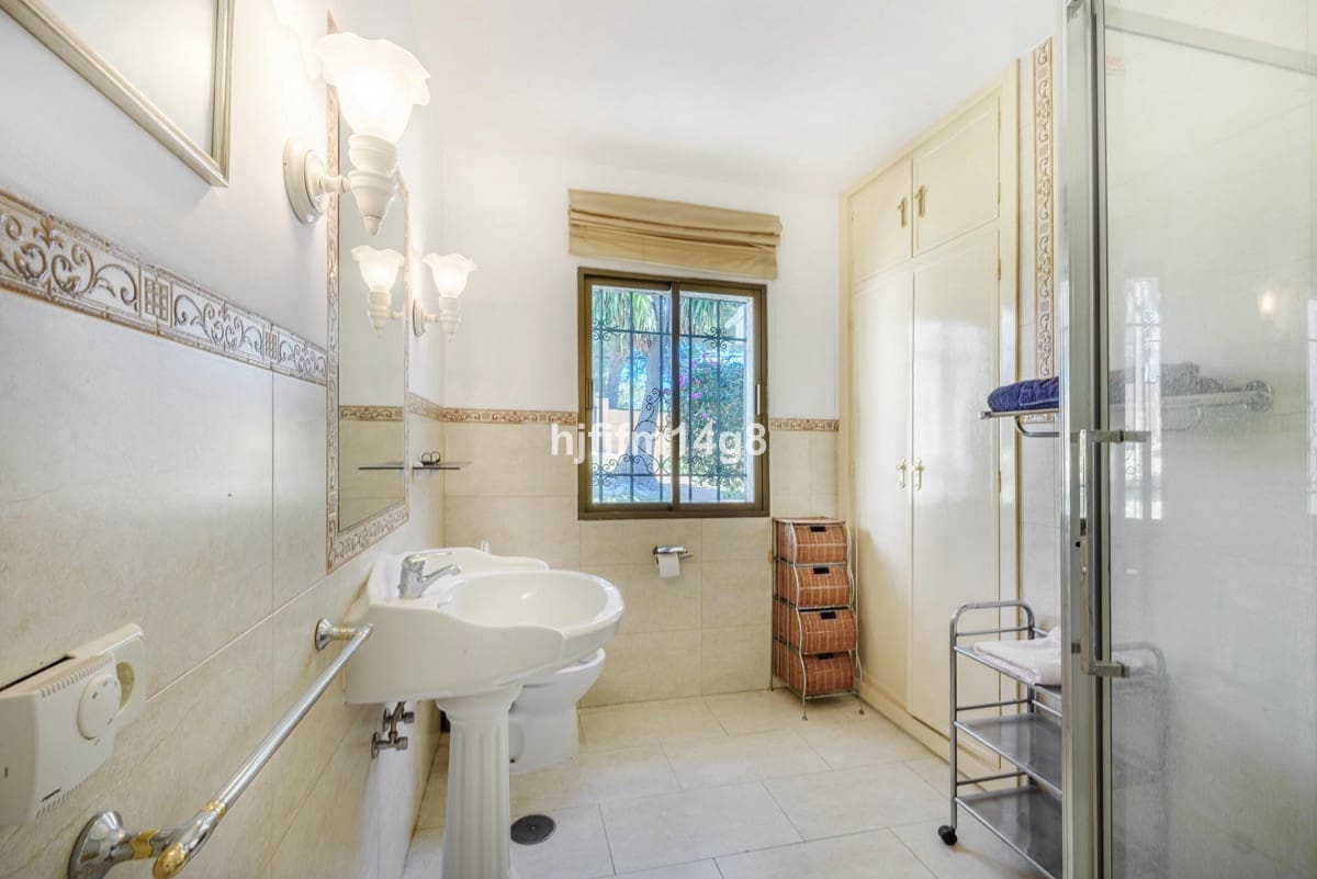 5 soveværelse Villa til salg i Nueva Andalucia - € 1.695.000 (Ref: 9080949)