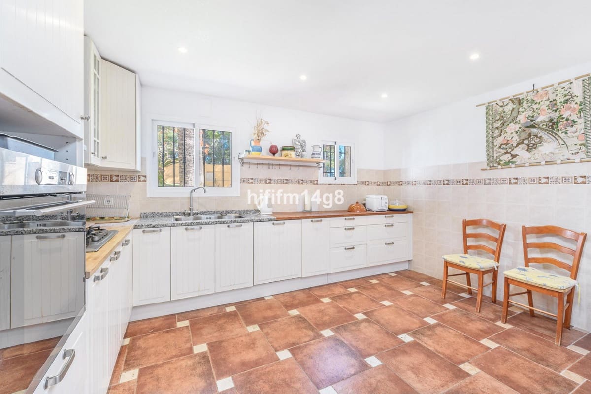 5 soveværelse Villa til salg i Nueva Andalucia - € 1.695.000 (Ref: 9080949)