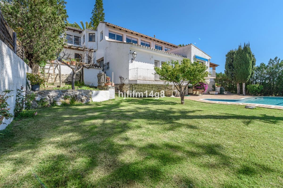 5 soveværelse Villa til salg i Nueva Andalucia - € 1.695.000 (Ref: 9080949)