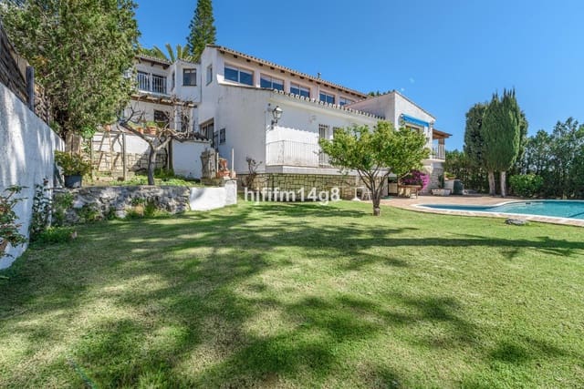 5 soveværelse Villa til salg i Nueva Andalucia, Marbella - € 1.695.000 (Ref: 9080949)