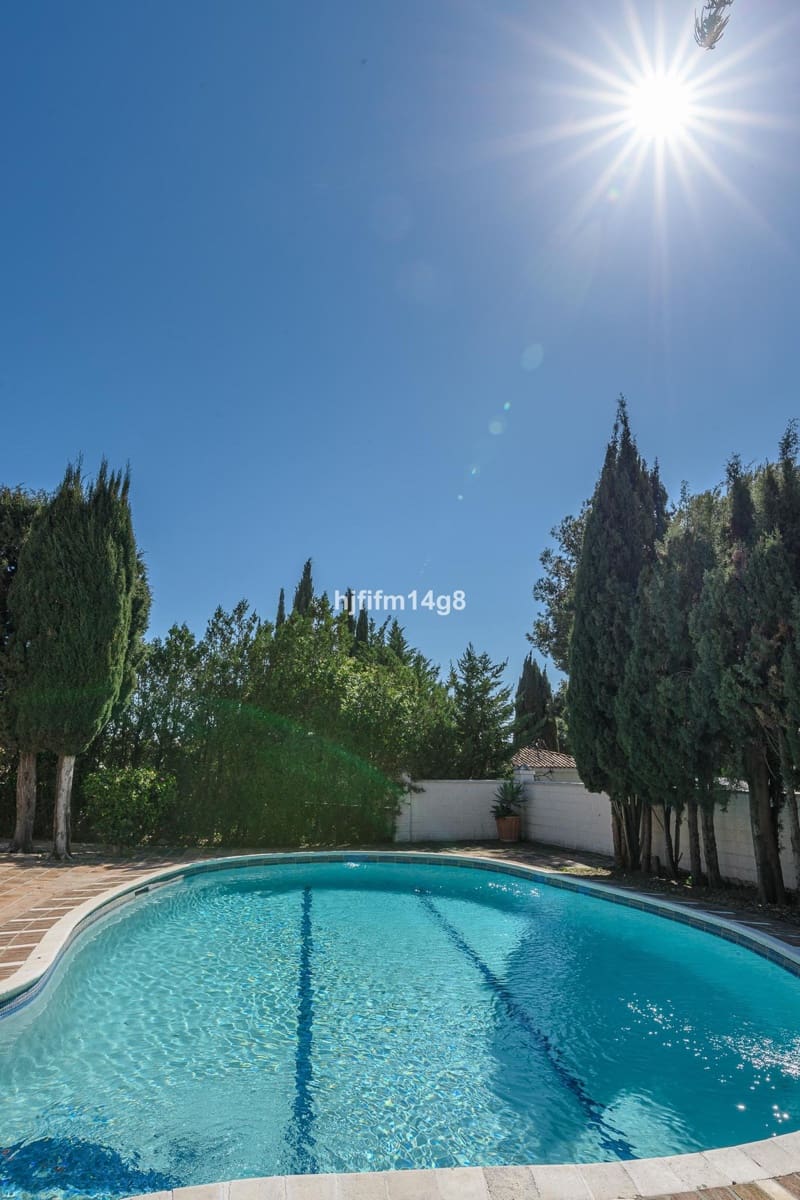 5 soveværelse Villa til salg i Nueva Andalucia - € 1.695.000 (Ref: 9080949)