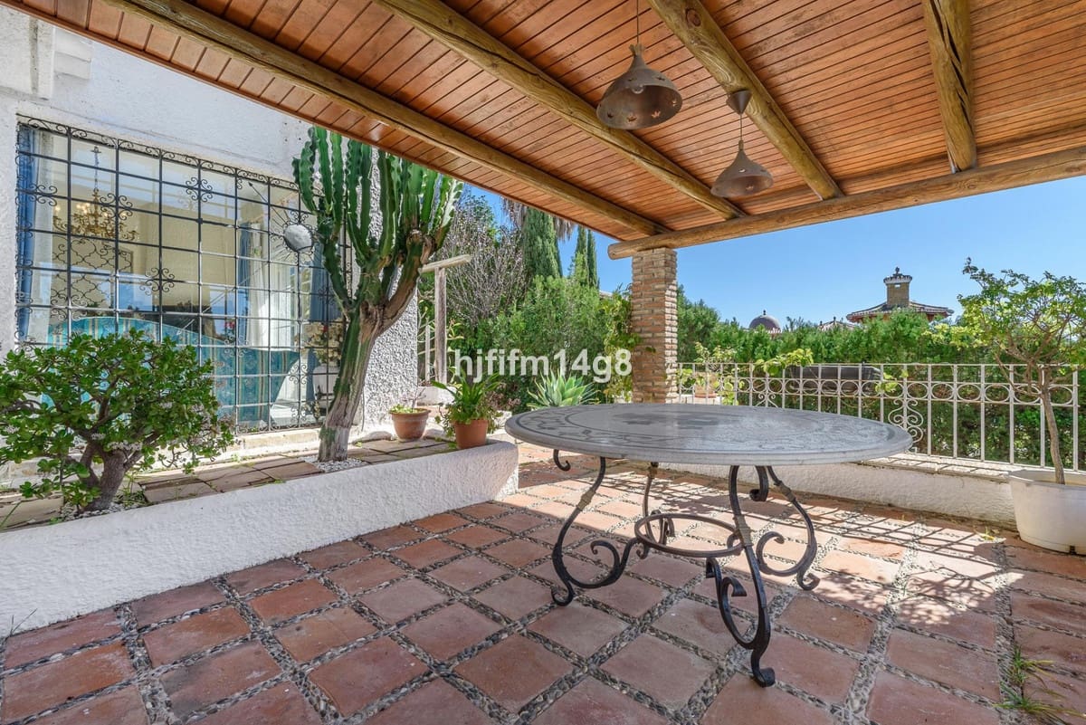 5 soveværelse Villa til salg i Nueva Andalucia - € 1.695.000 (Ref: 9080949)