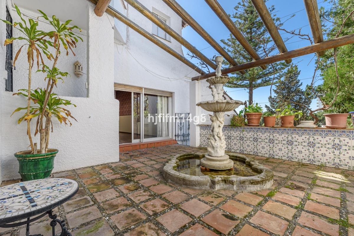5 soveværelse Villa til salg i Nueva Andalucia - € 1.695.000 (Ref: 9080949)