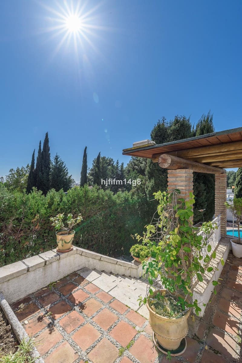 5 soveværelse Villa til salg i Nueva Andalucia - € 1.695.000 (Ref: 9080949)