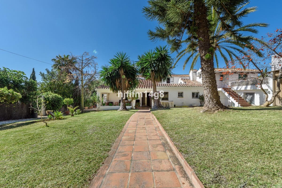5 soveværelse Villa til salg i Nueva Andalucia - € 1.695.000 (Ref: 9080949)